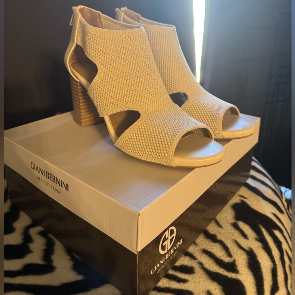 Giani Bernini Women's Arisiaa Memory Foam Knit Shooties
